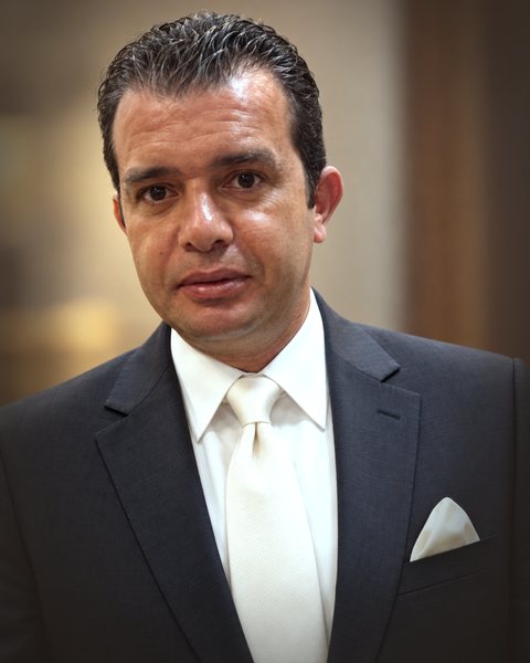 Portrait of Ibrahim Gungor, Senior Vice President of Global Business Development and Energy Partnerships at LYDIAN AI.